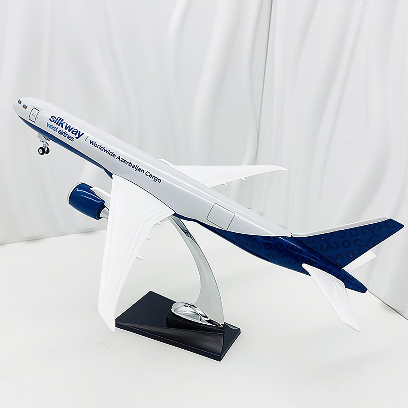 Amazon.co.jp: ODddot 1:200組み立てられたボーイング777-300ERシルク