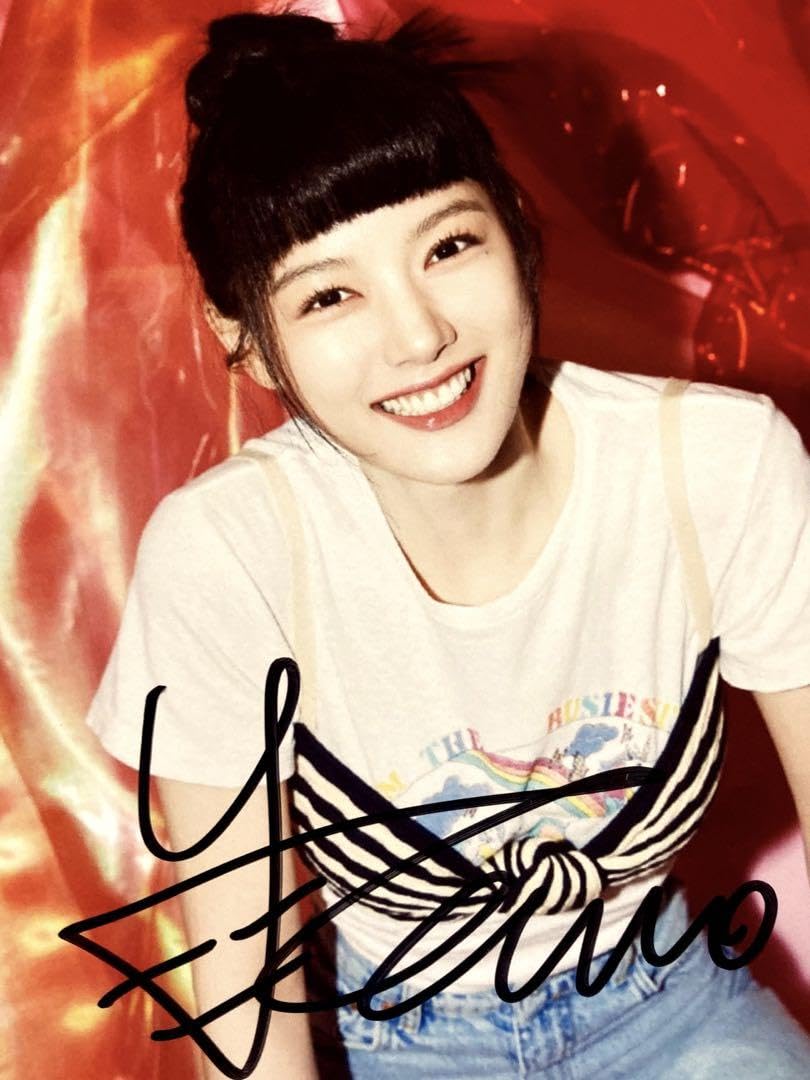 Amazon.co.jp: キムユジョン直筆サイン入り2Lサイズ写真Kim You-jung