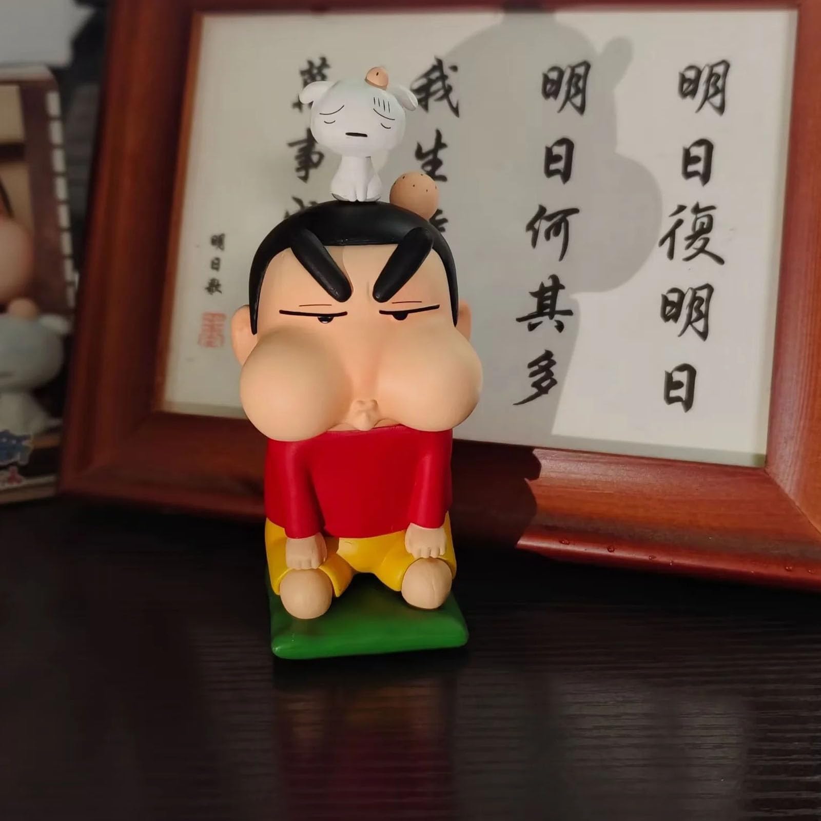 Amazon.co.jp: Heigguoj クレヨンしんちゃん フィギュア 殴られる情景