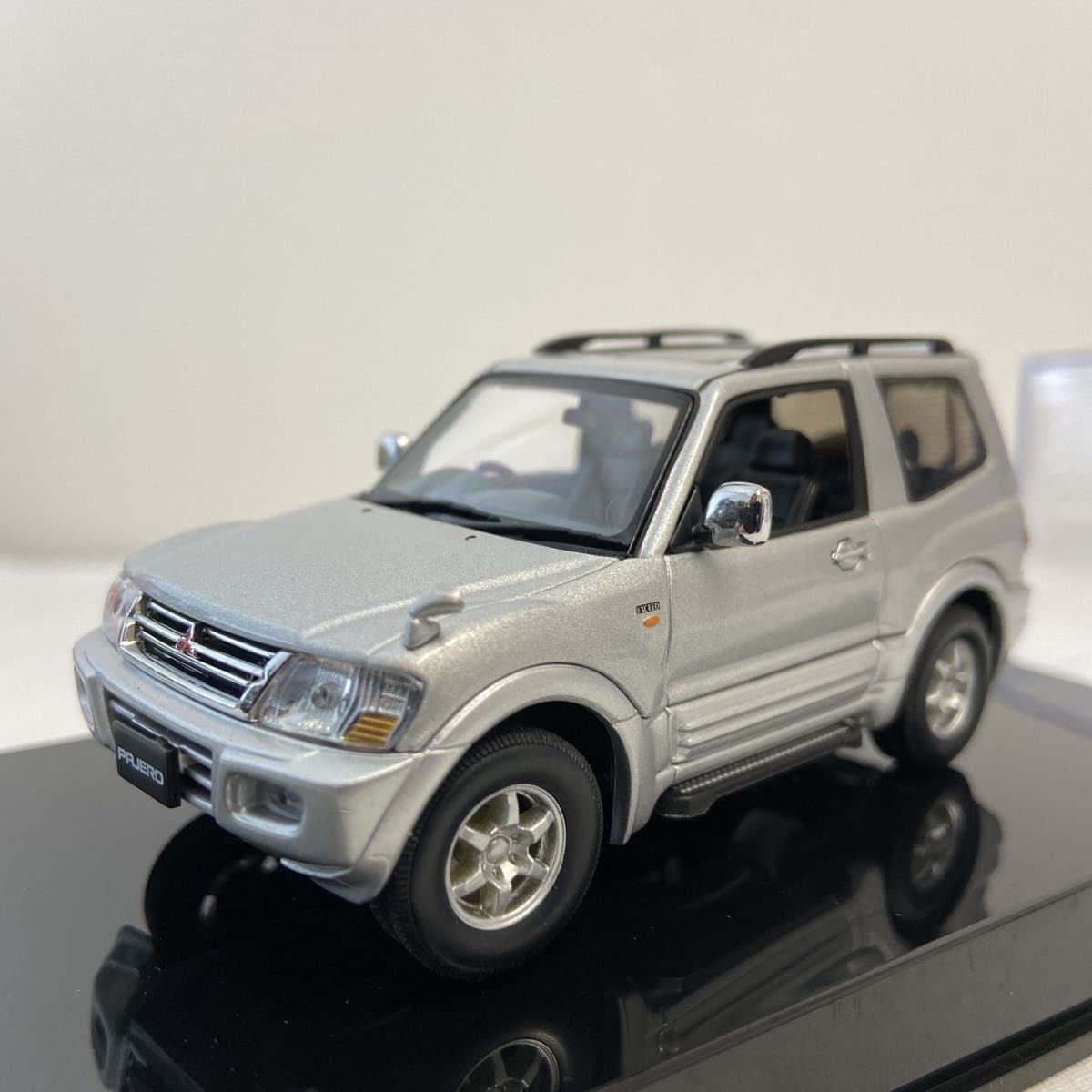 Amazon | AUTOart 1/43 MITSUBISHI PAJERO EXCEED SWB 1999年 Silver