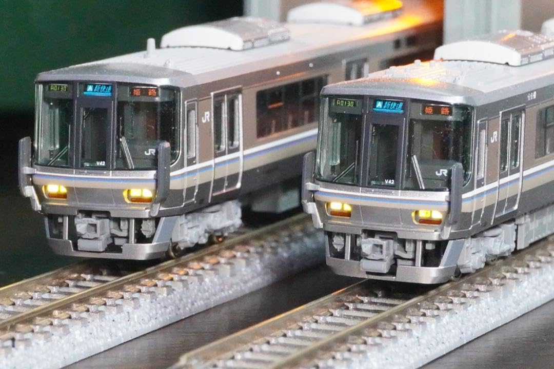 Amazon.co.jp: KATO 223系2000番台「新快速」12両セットリニューアル製