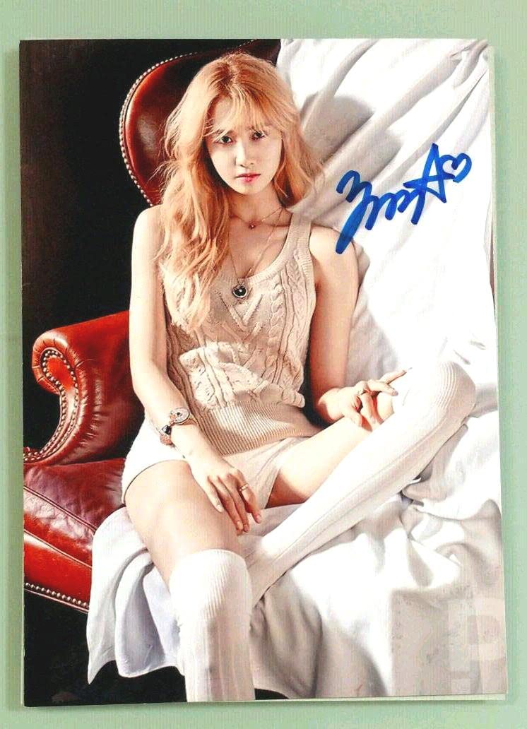 Amazon.co.jp: お宝‥ユナ直筆サイン入り2Lサイズ写真…少女時代‥⑦