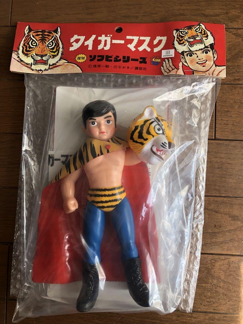 Amazon.co.jp: メディコムトイ タイガーマスク ソフビ 初期型きいろ1