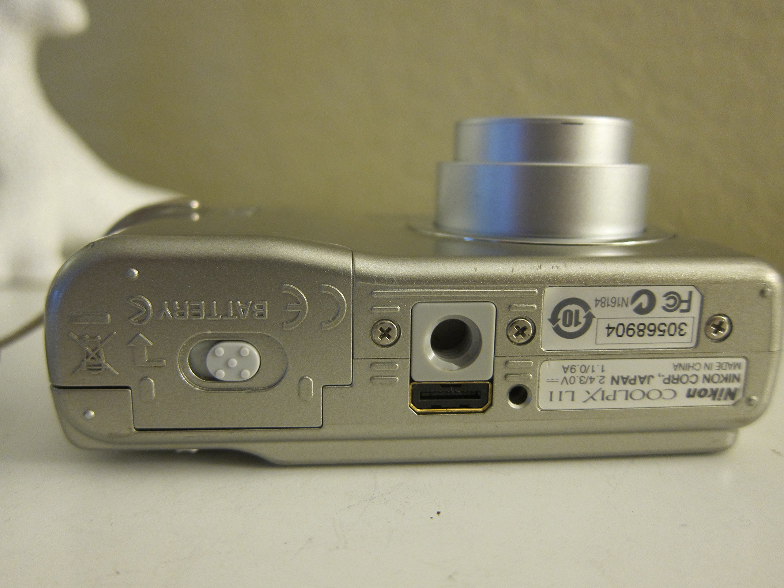 Amazon | Nikon Coolpix L11 6MP デジタルカメラ 3倍光学ズーム付き