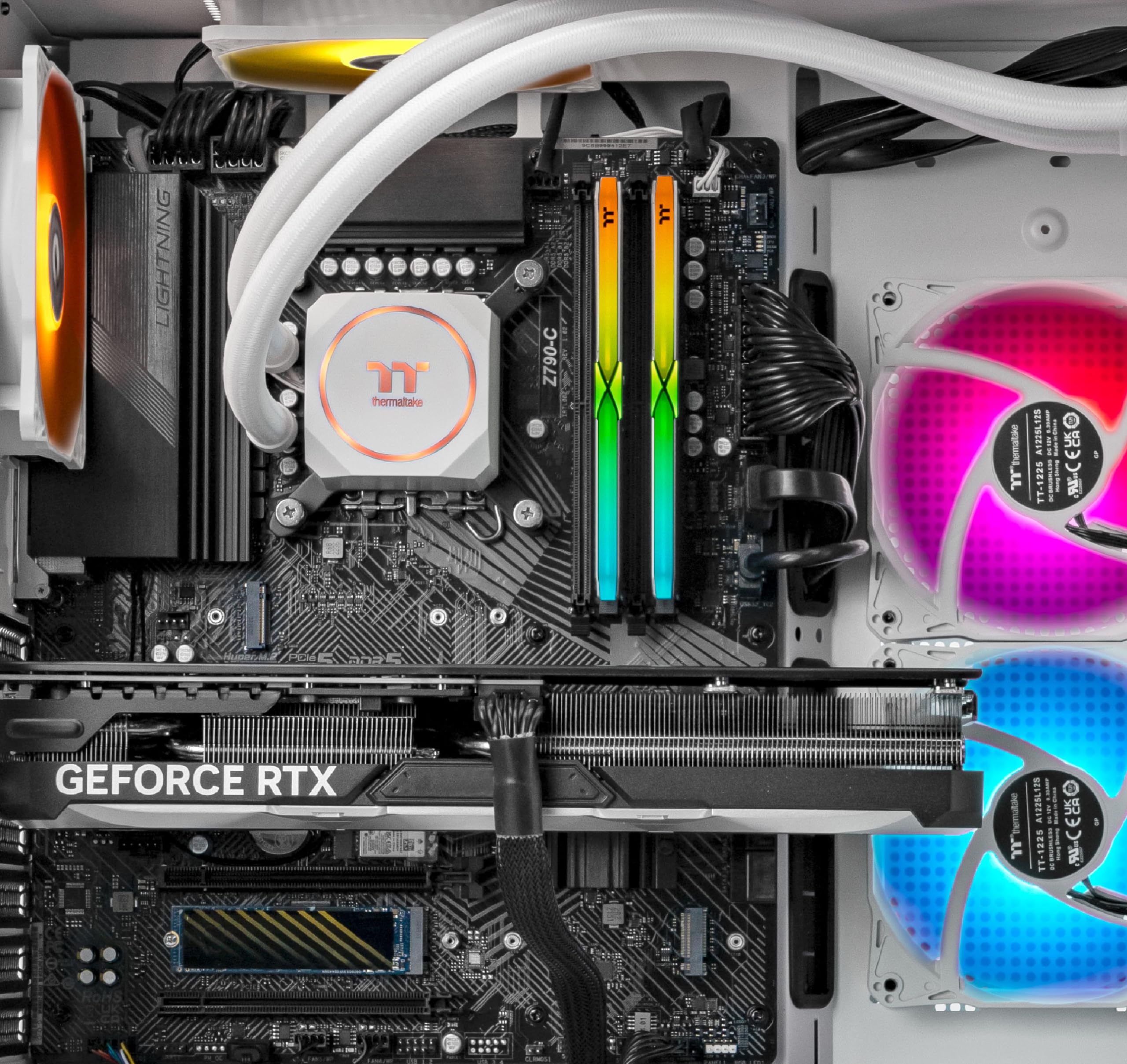 Amazon.com: Thermaltake LCGS Avalanche i477T AIO Liquid Cooled CPU