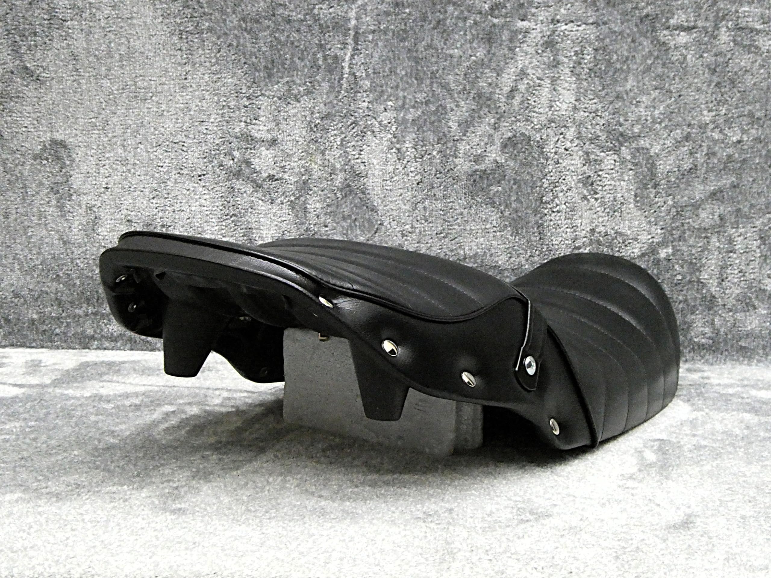 Amazon | GSX400インパルス 前期 鋲打ち 黒皮 タックロール