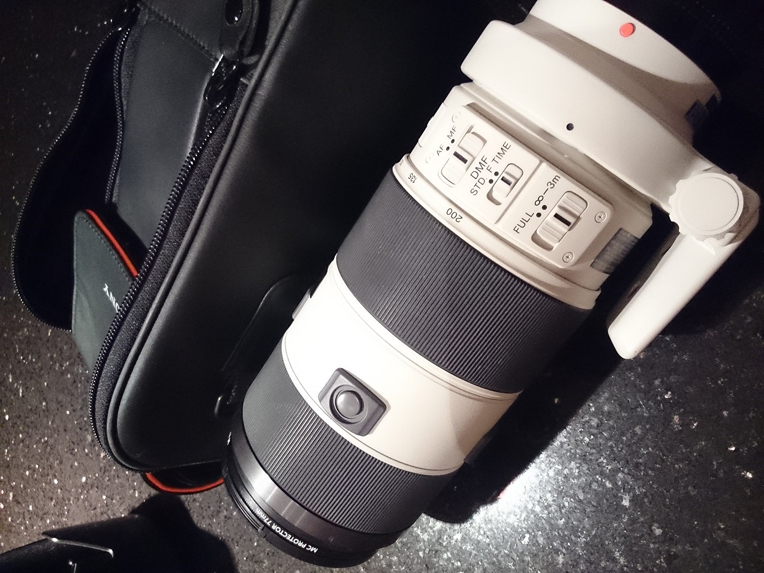 Amazon.com : Sony SAL70200G 70-200mm f/2.8 SSM Lens for Sony Alpha