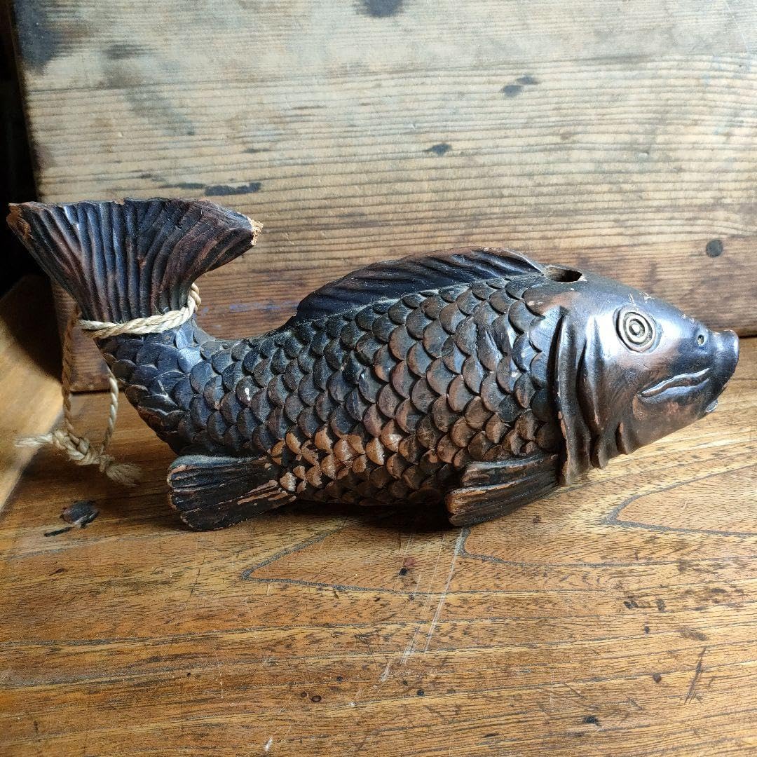 Amazon.co.jp: 囲炉裏 自在鉤 飾り 鯉 魚 木彫 古道具 : ホーム＆キッチン