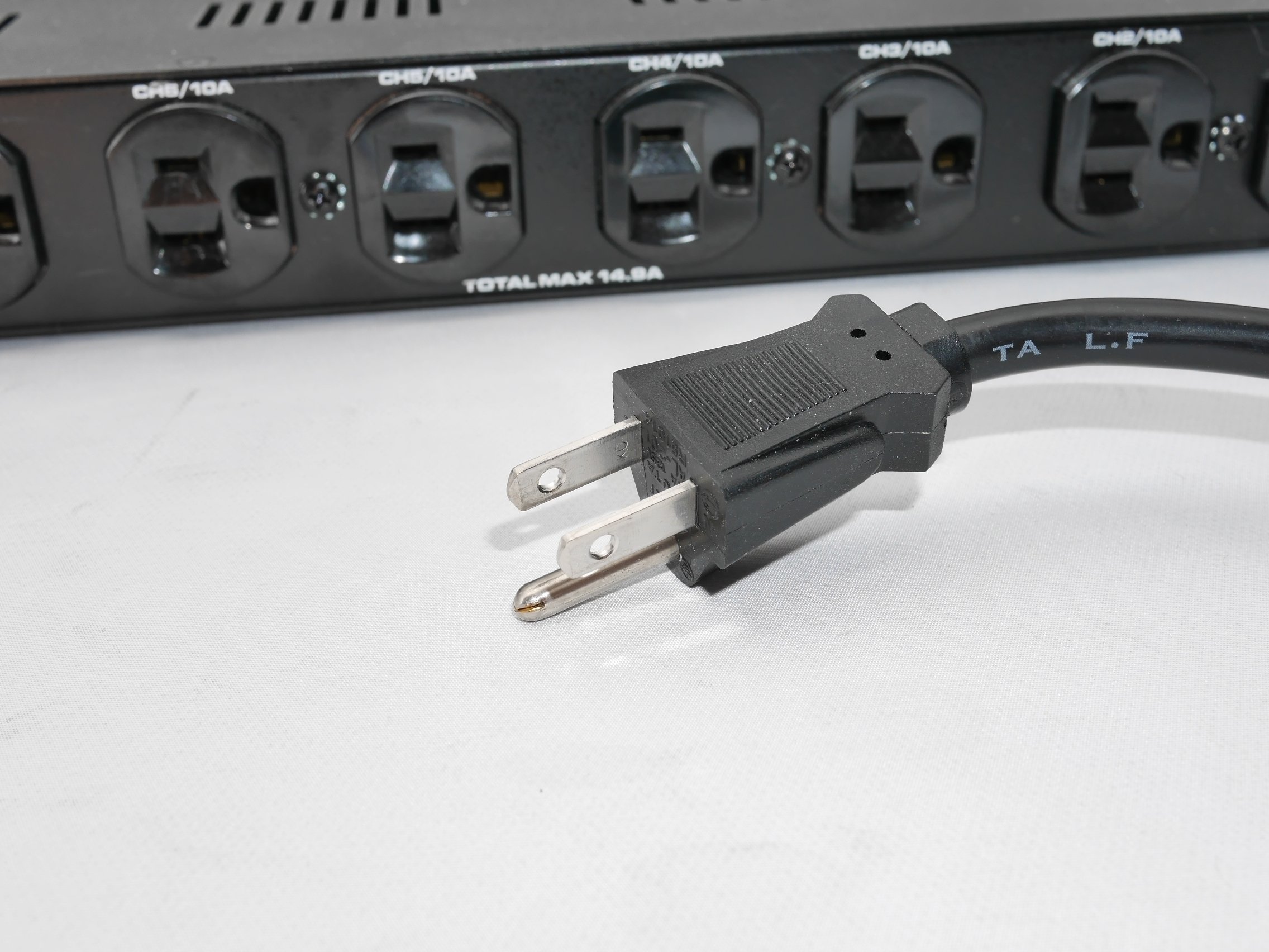 Amazon.co.jp: CLASSIC PRO (クラシックプロ) 安定化電源 PDM/R : 楽器