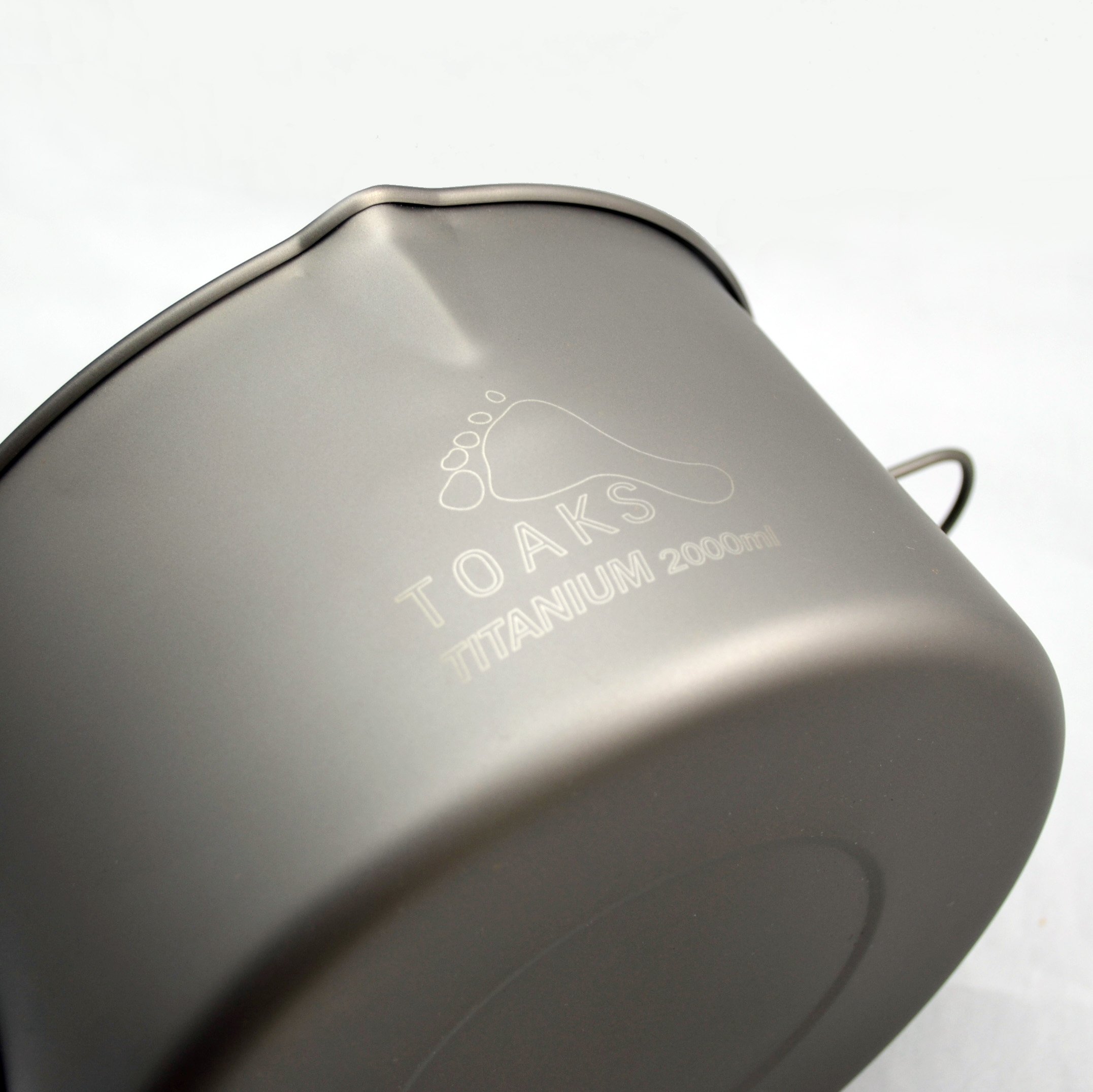 Amazon.com : TOAKS Titanium 2000ml Pot with Bail Handle : Sports