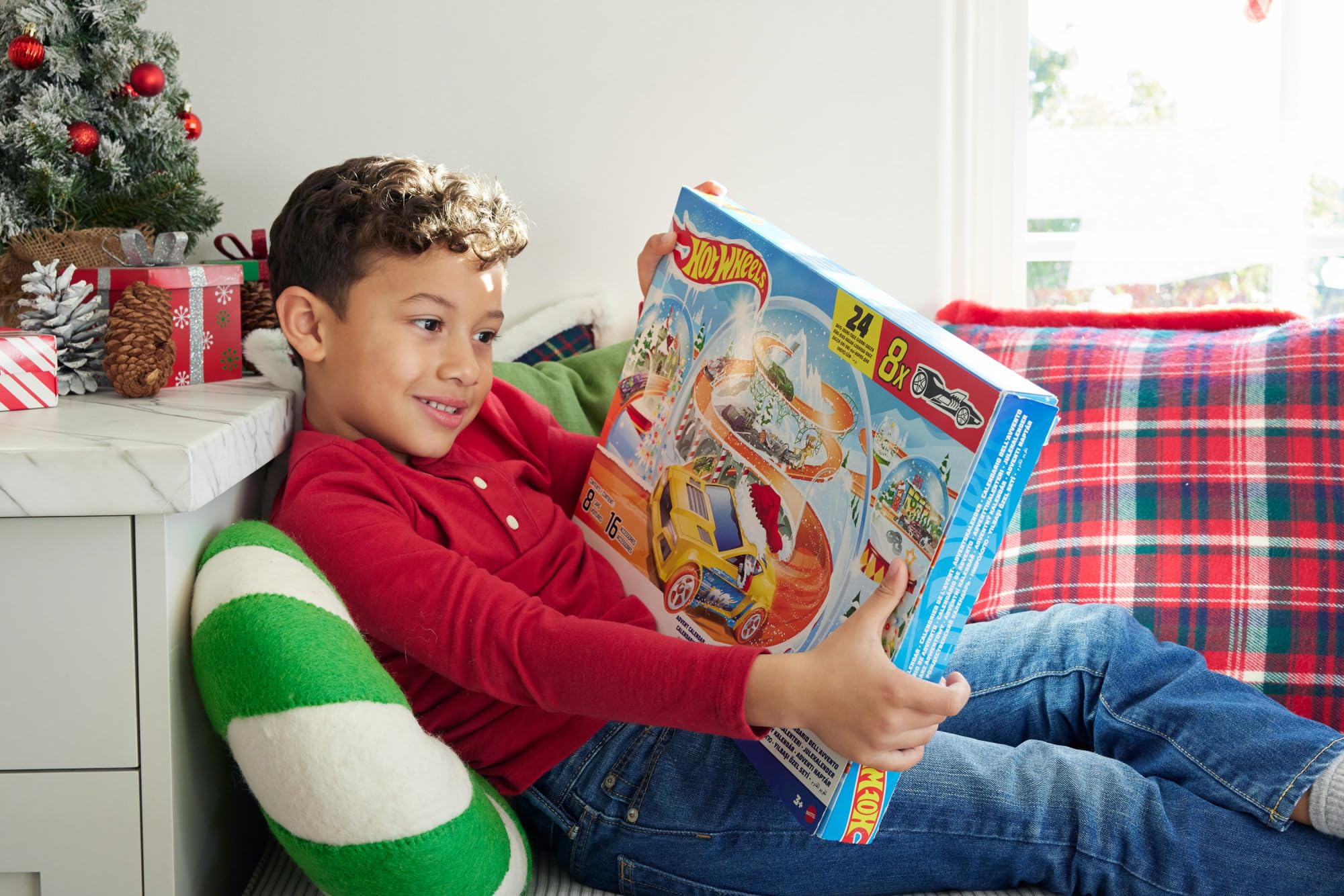 Amazon.com: Hot Wheels Toy Cars, 2024 Advent Calendar, 8 1:64