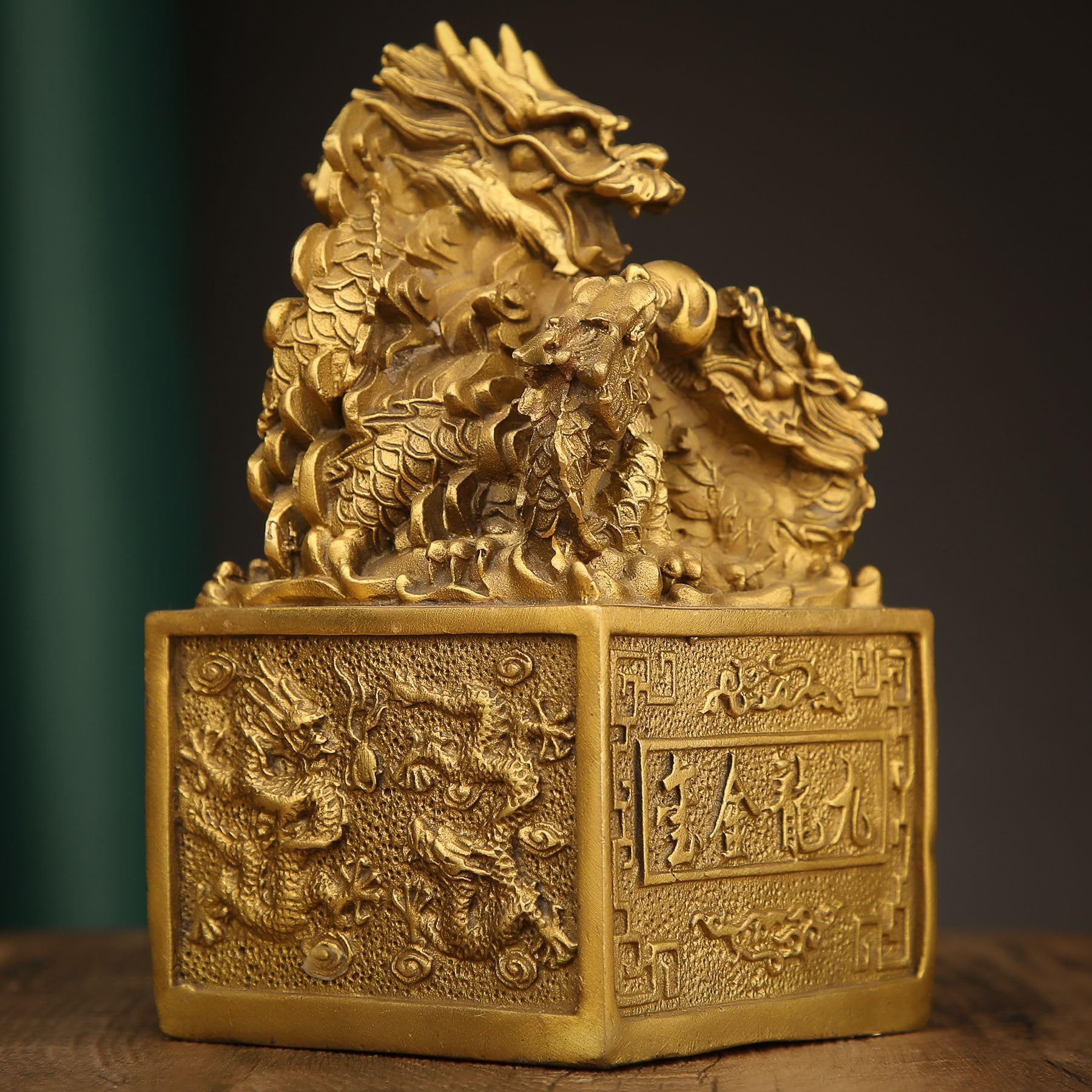 Amazon.com: Usoway 九龙金玺铜九龙印九龙玉玺风水摆件黄铜龙印摆件