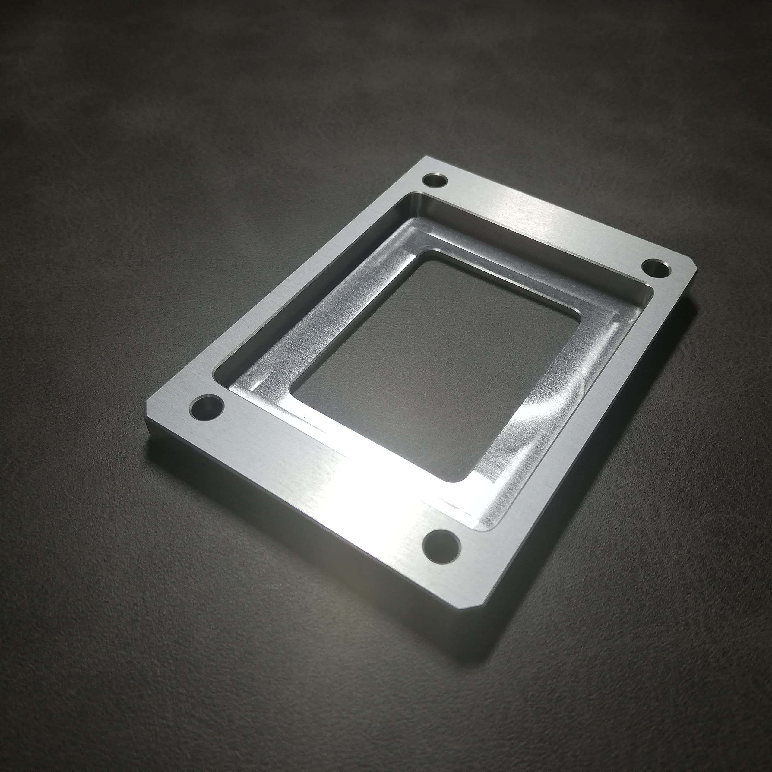 Amazon | PCER24 シルバー CPU固定パーツ [Anti Bent Cool Booster