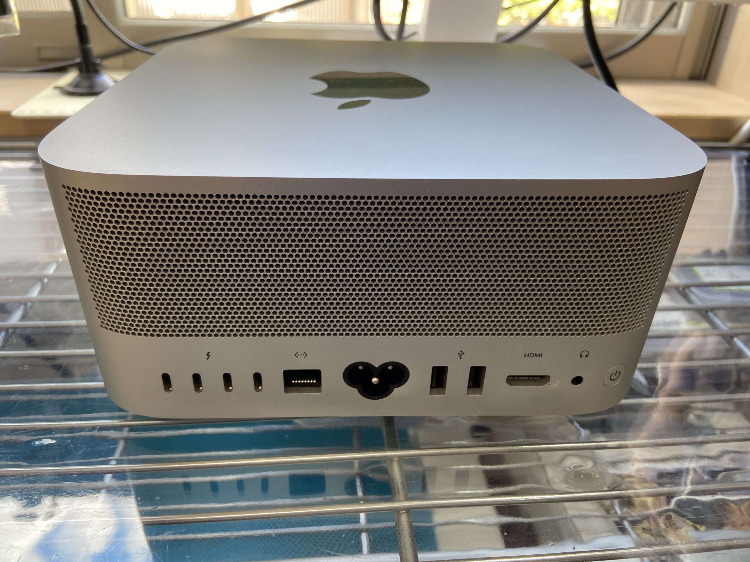 必見！】MacStudio 2022 を細部まで分解して液体混入を調査、電源