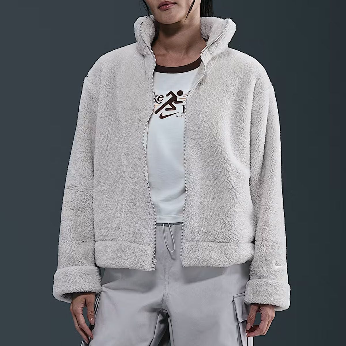 ナイキ スポーツウェア エッセンシャル ハイパイル フリース