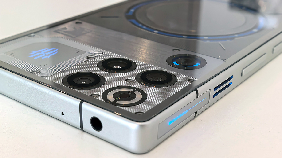 世界初の「水冷」搭載ゲーミングスマホ「REDMAGIC 11 Pro」を日本上陸