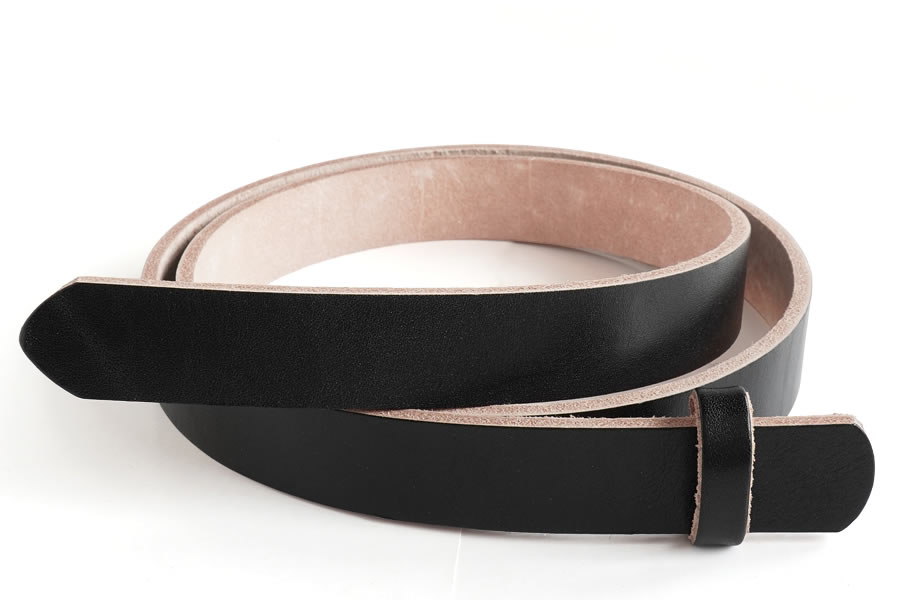 LCベンズ・クラシック・黒顔料ベルト・25S 長さ105 cm＜幅2.5 cm（2.4