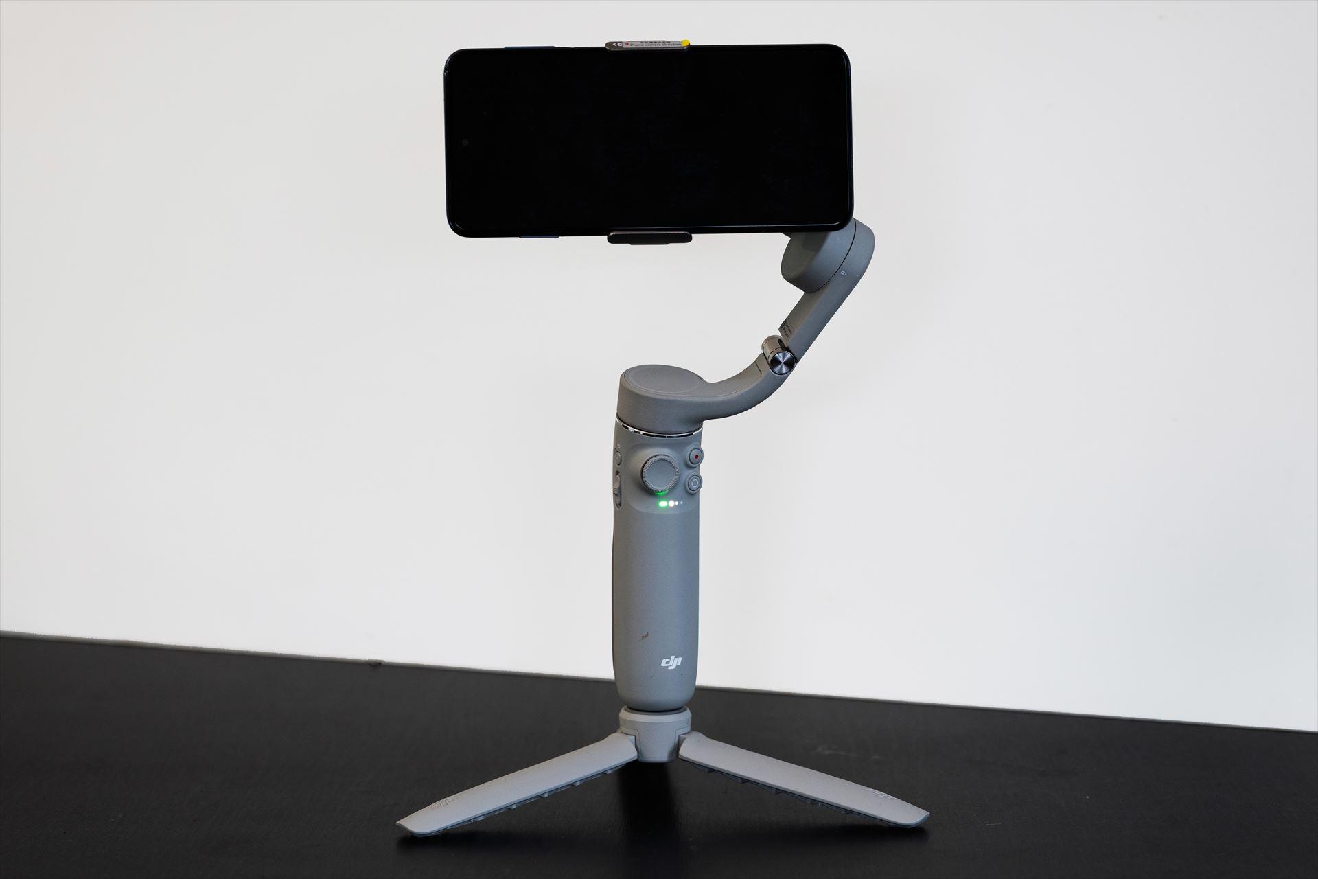 自撮りに強い、伸びるスマホジンバル：DJI OM 5 | ギズモード・ジャパン