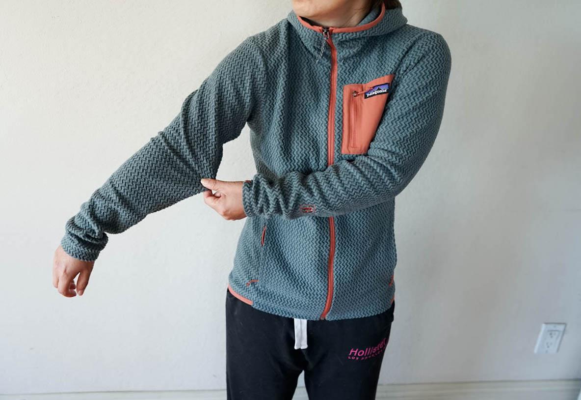 パタゴニアの「R1エア・フルジップ・フーディ」が気温差ストレスの