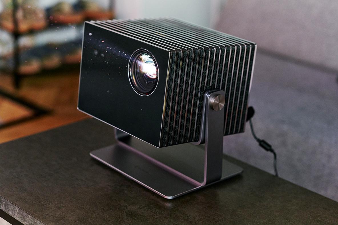 黒”にこだわると映画はここまで変わる。「Valerion VisionMaster Max