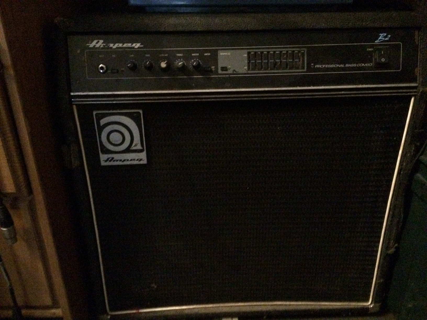 B2 - Ampeg B2 - Audiofanzine