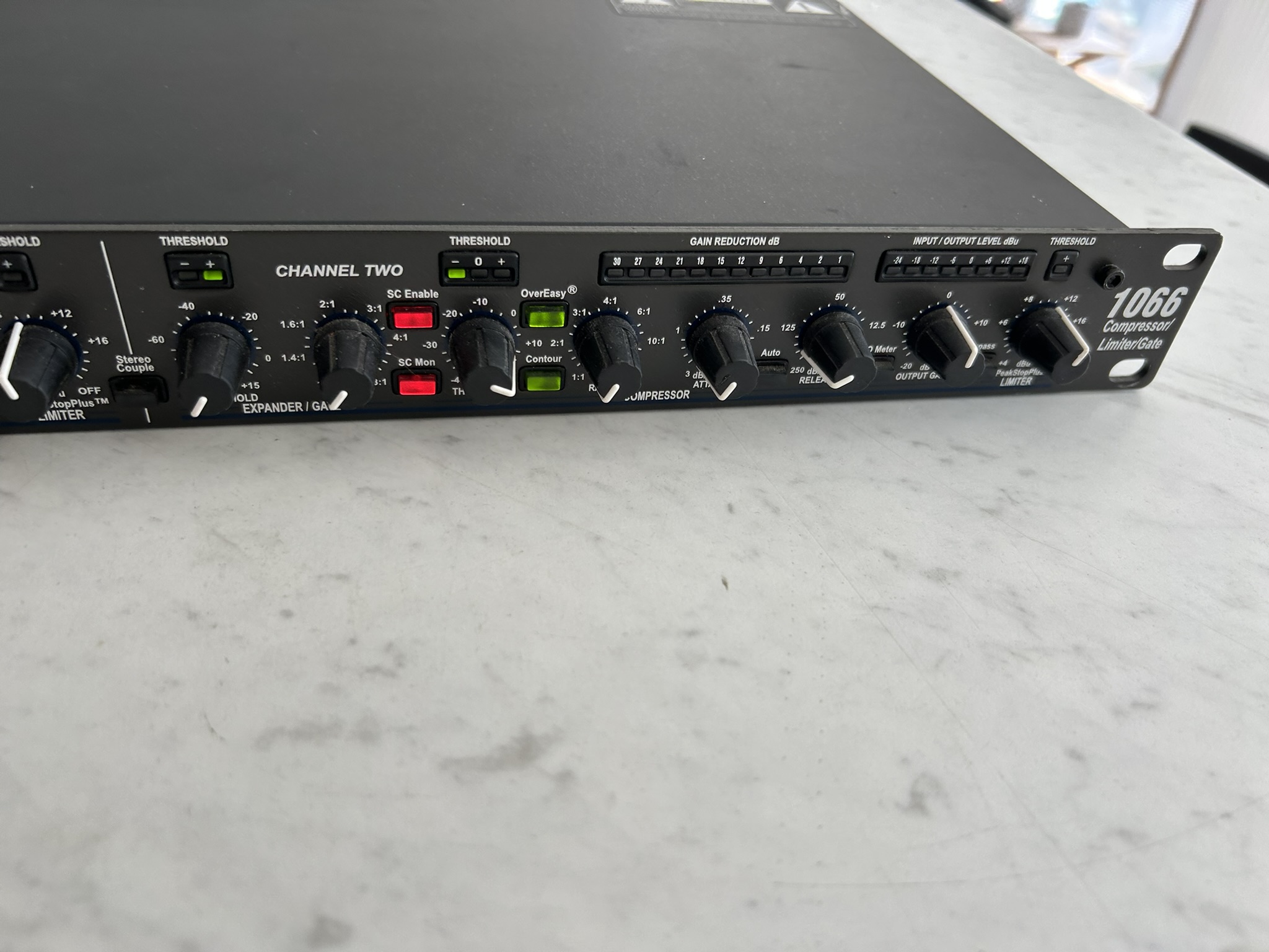 1066 - dbx 1066 - Audiofanzine