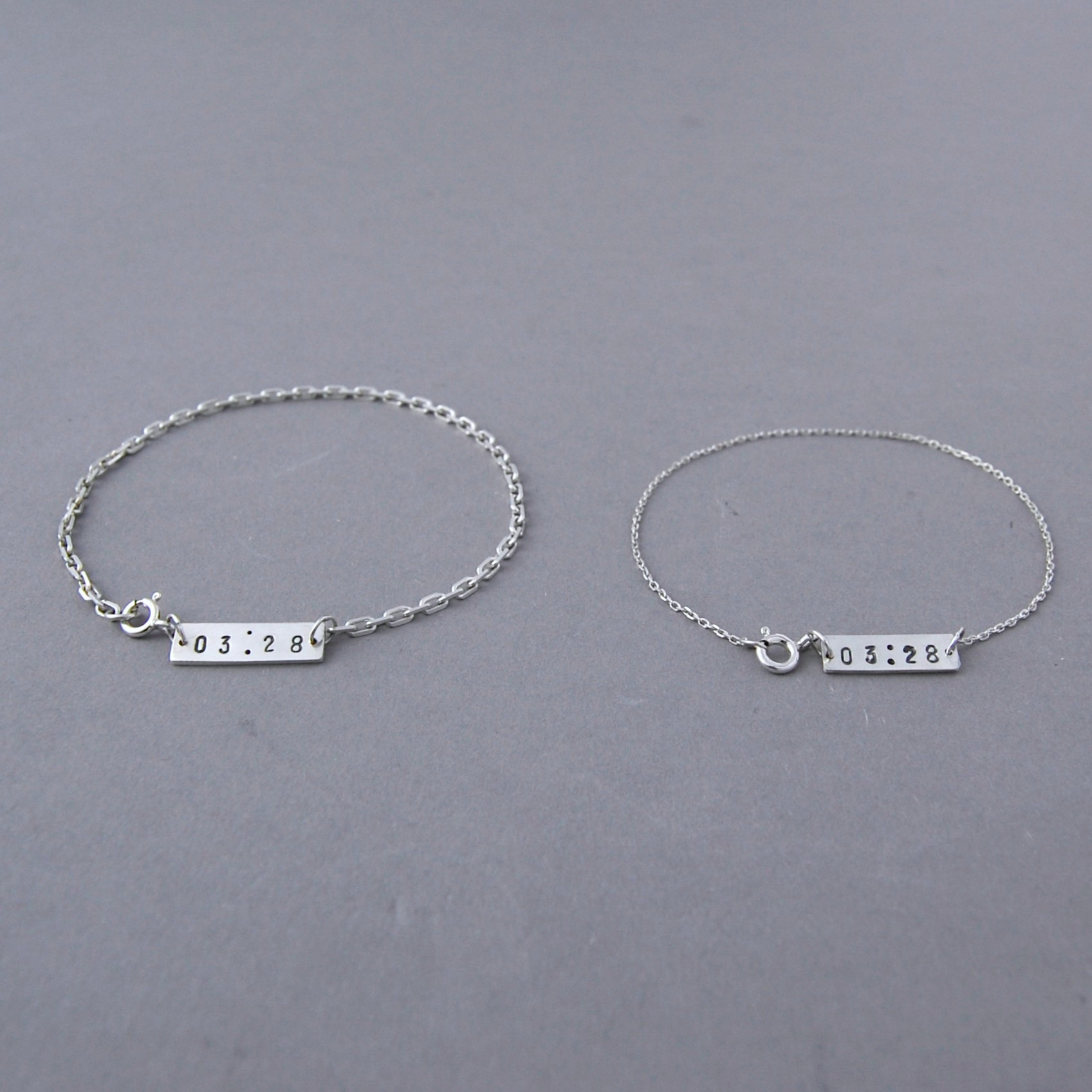 SV925 日付・時間を刻印する クロック ペアブレスレット - Megumi