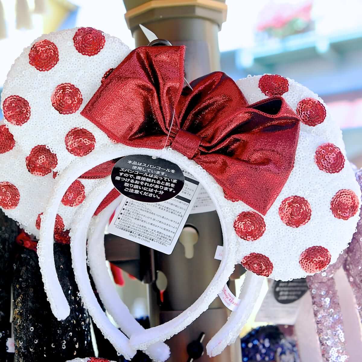 スパンコールにホワイトのドット柄が登場！東京ディズニーランド