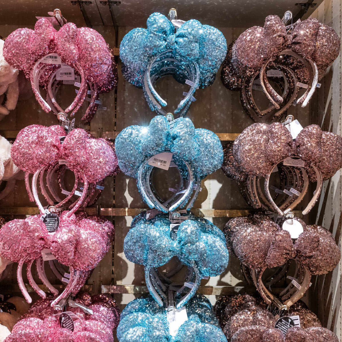 華やかなピンクとリボンがかわいい！東京ディズニーランド