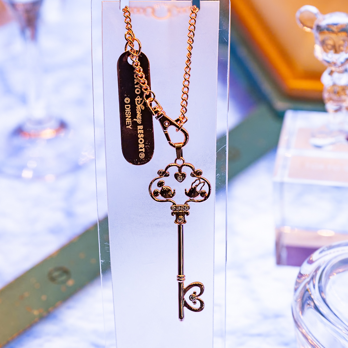 ミッキー&ミニーのキーシェイプ！東京ディズニーランド バッグチャーム -