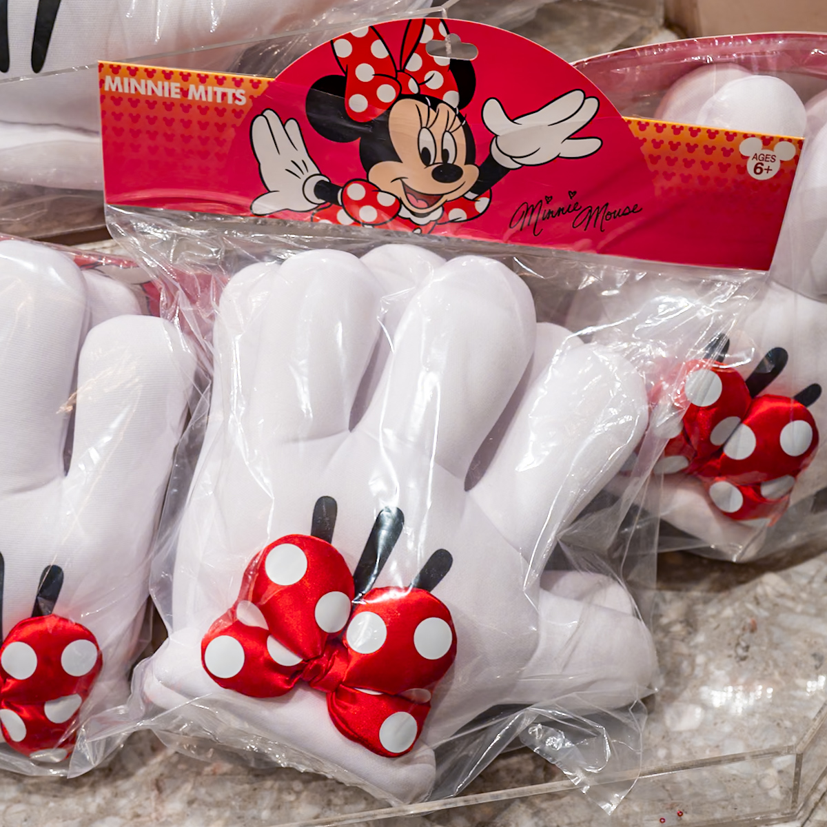 ミッキー、ミニーデザイン！東京ディズニーリゾート身につけグッズ