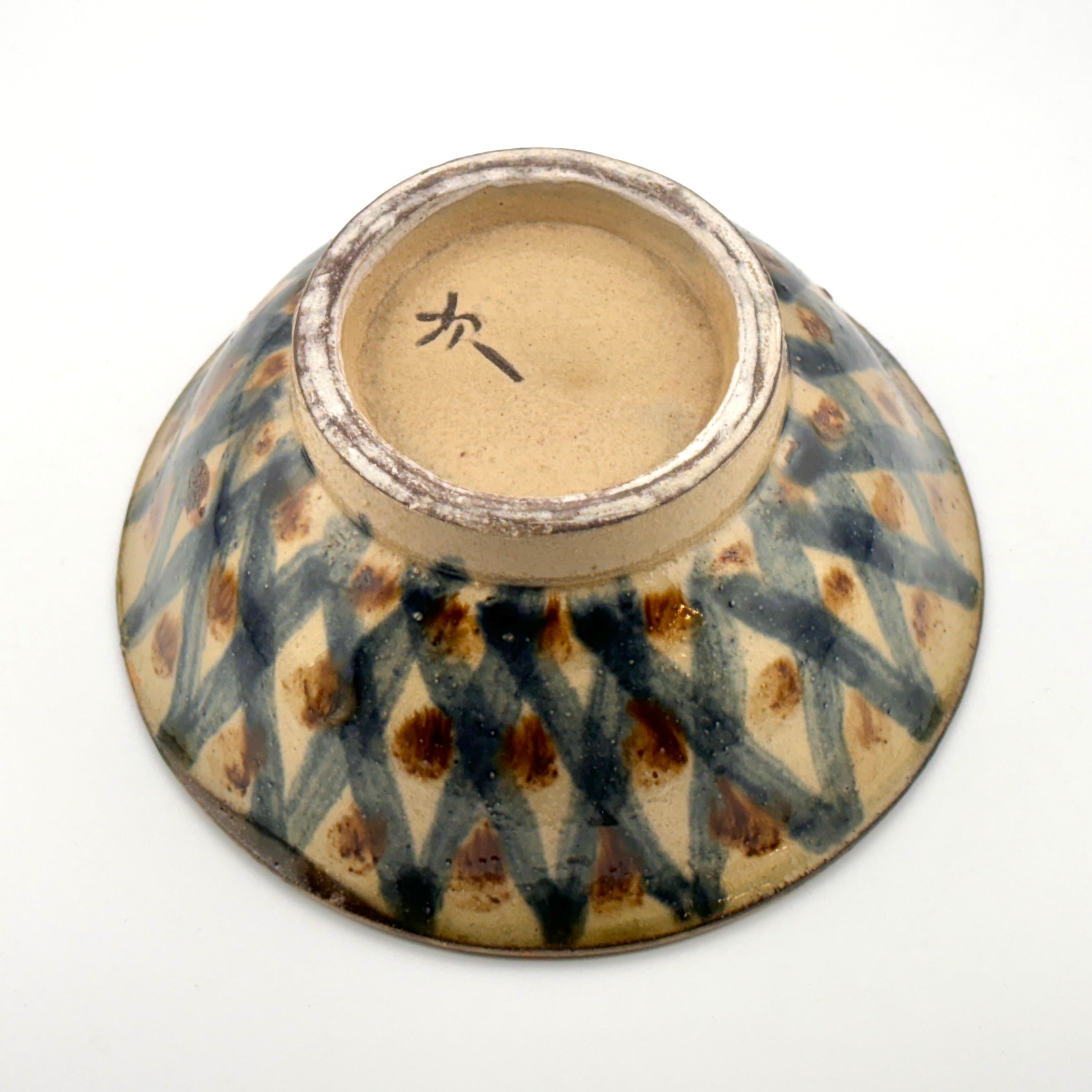 壺屋焼 人間国宝 金城次郎作 幾何紋茶盌（マカイ） – 生活民芸 なかむた