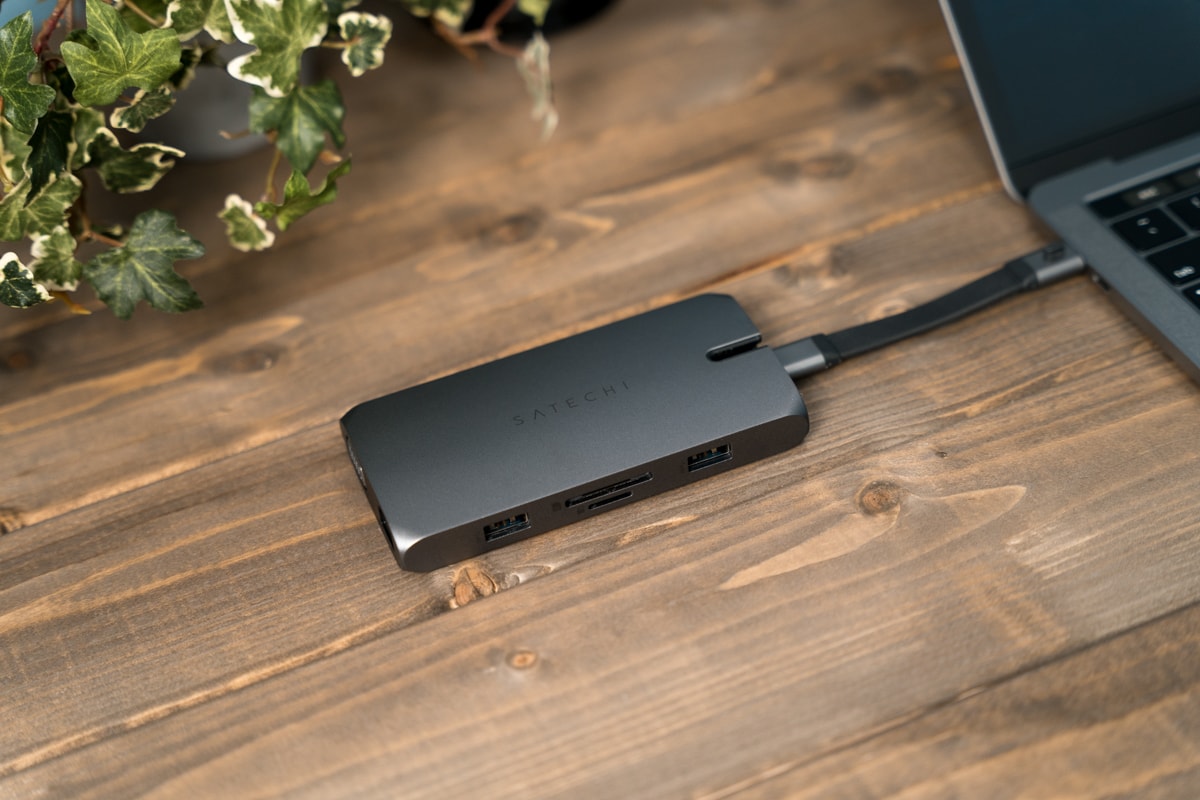 Satechi On-The-Go マルチ USB-Cハブ 9-in-1レビュー：ケーブルが