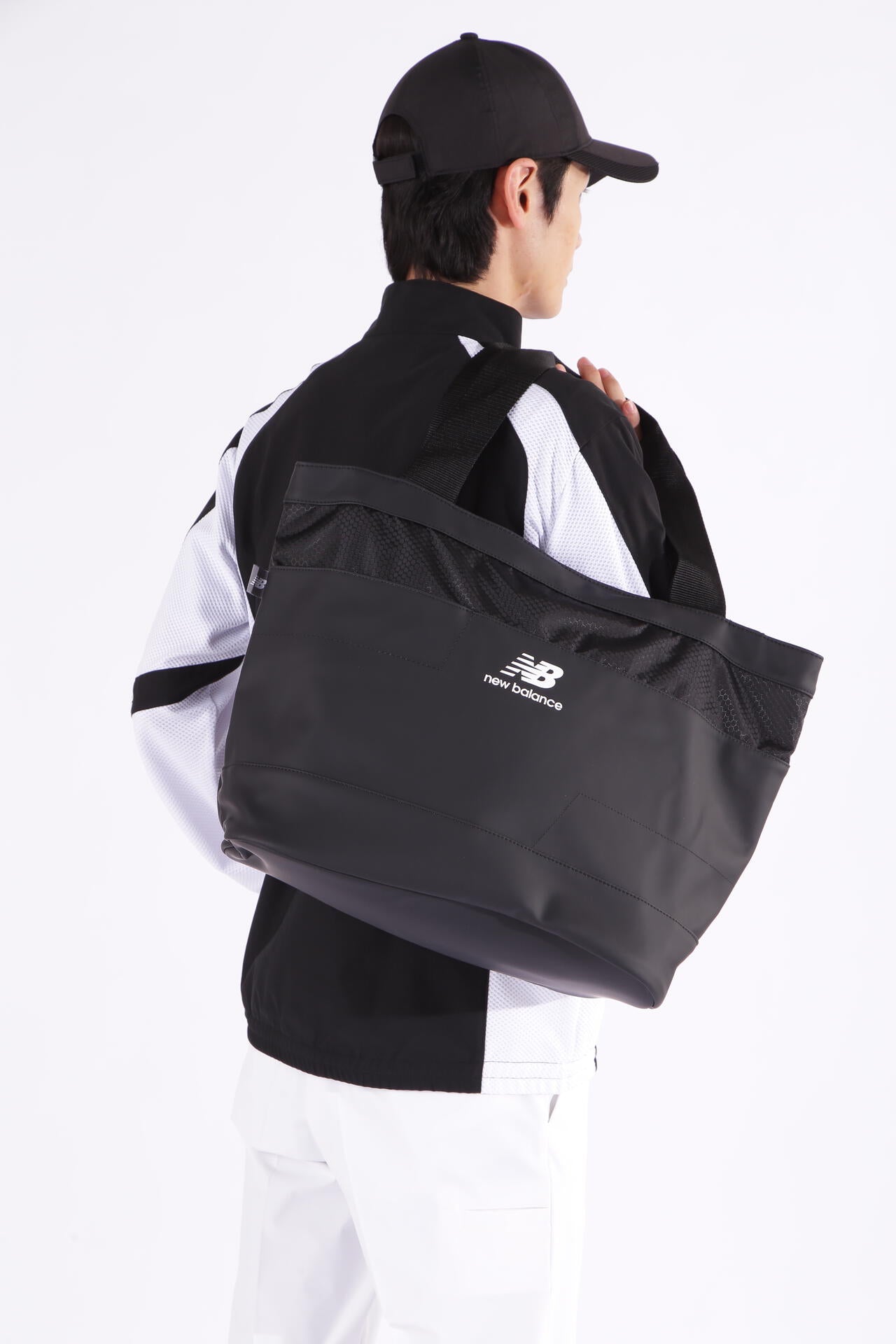 シューズ収納ポケット付き トートバッグ (UNISEX) | new balance golf