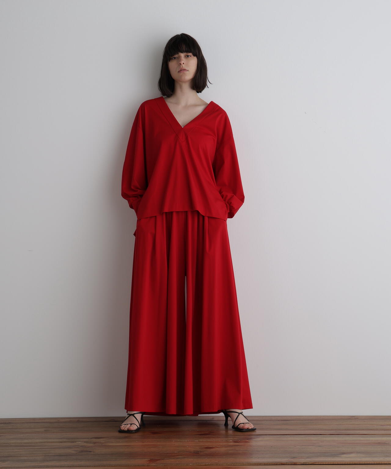 コンパクトポンチVネックプルオーバー | LE PHIL（ル フィル