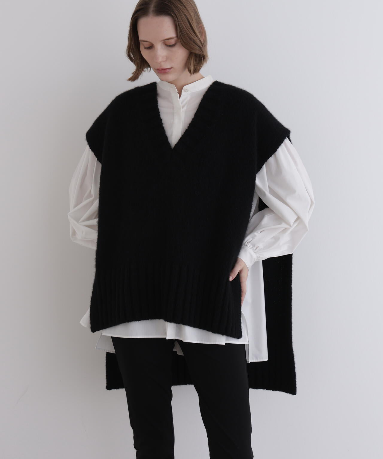 Vネックニットジレ | LE PHIL（ル フィル） ｜【公式】通販mix.tokyo