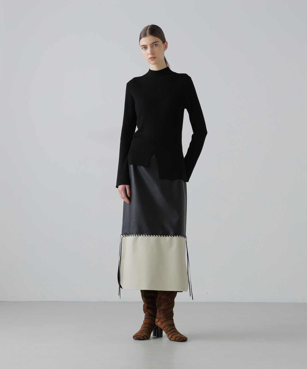 レースアップフェイクレザースカート | ADORE（アドーア） ｜【公式