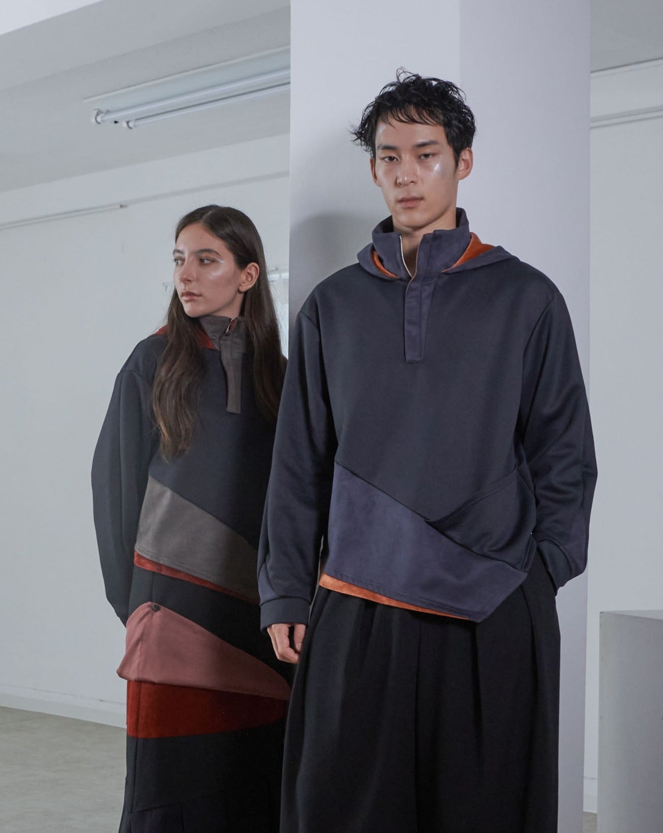 Unisex] Accent Color Warm Zip Hoodie (NAVYxBLACK) – Mizuid