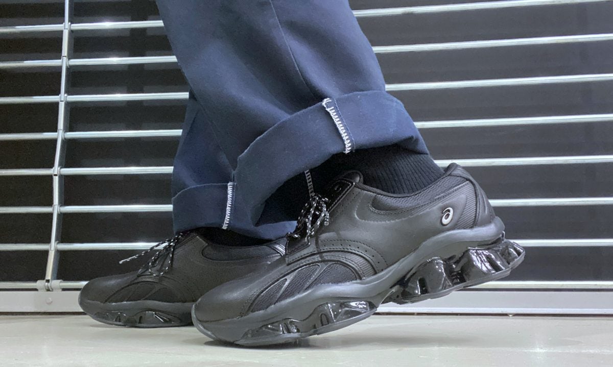革靴顔の高機能スニーカー】“いいとこ取り”すぎて感動…アシックス新作