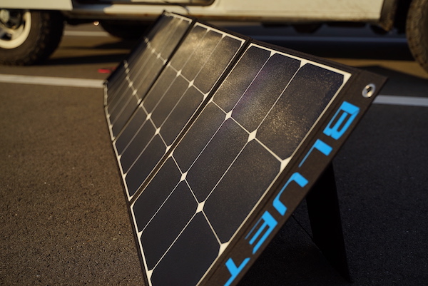 BLUETTI ブルーティ SP200 ソーラーパネル 200Wをレビュー