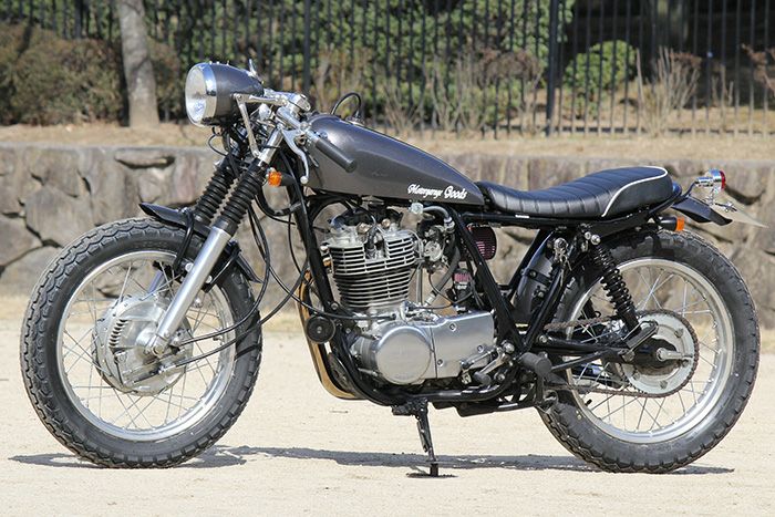 グッズ(GOODS) キングシート ブラック/ホワイト SR400/500 | バイク