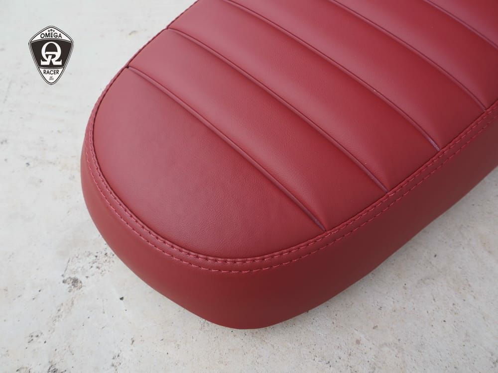 W400, W650, W800 フラットベンチシート レッドorオックスブラッド