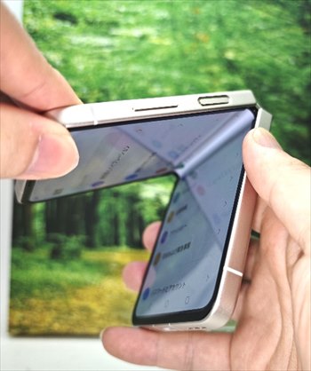 本当にこの値段で？]折りたたみスマホが9800円 ワイモバLibero Flip