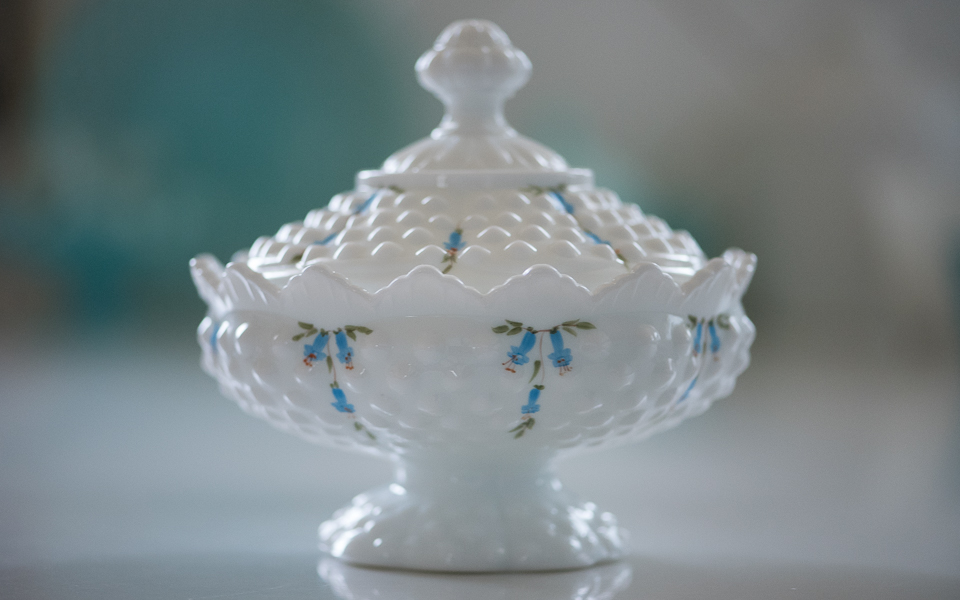 フェントン ブルーベルの蓋つきキャンディディッシュ(Fenton) | My