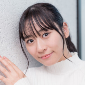 大胆なランジェリー姿からカメラ女子まで元NMB48内木志がvarious