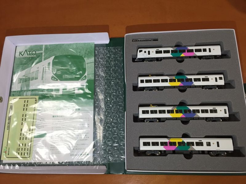 E257系あずさ・かいじが入線です。 KATO 10-434 4両増結セット