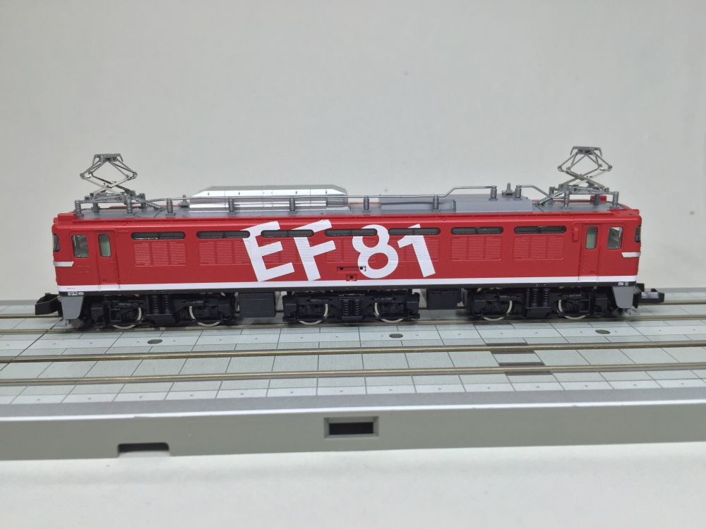 EF81 95号機 レインボー塗装B 入線です。 TOMIX 9172 | NGaugeJP