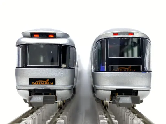 E26系「カシオペアクルーズ」入線です。 特製スリーブ仕様 KATO 10