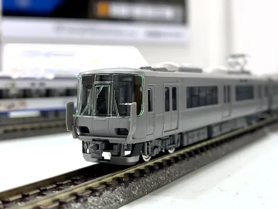 JR 223 2000系近郊電車（1次車・転落防止幌付・4両編成）セット 品番