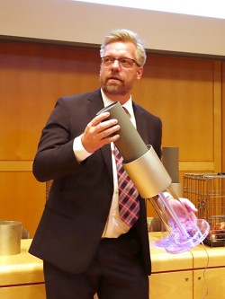 ファンもフィルターもいらない - 半永久的に使える空気清浄機「ライト